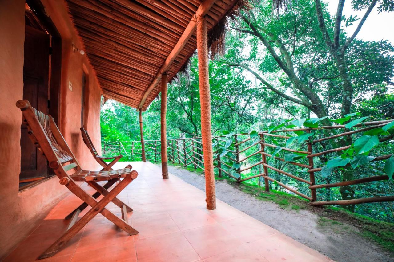 Golden Fern Resort Kanthalloor Exterior foto